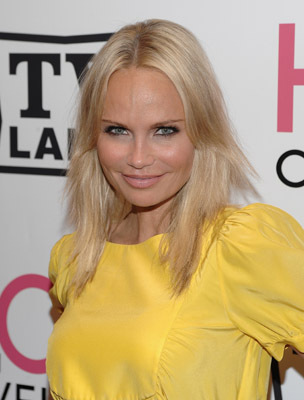 Kristin Chenoweth at event of Hot in Cleveland (2010)