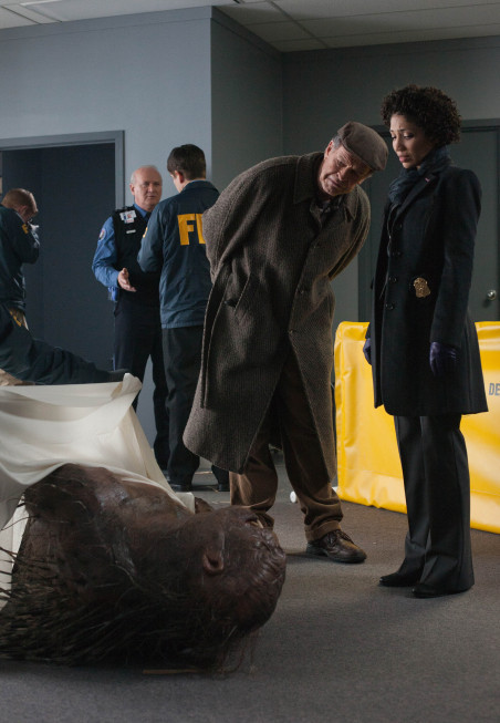 Still of John Noble and Jasika Nicole in Ties riba (2008)