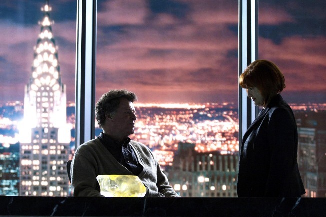 Still of Blair Brown and John Noble in Ties riba (2008)