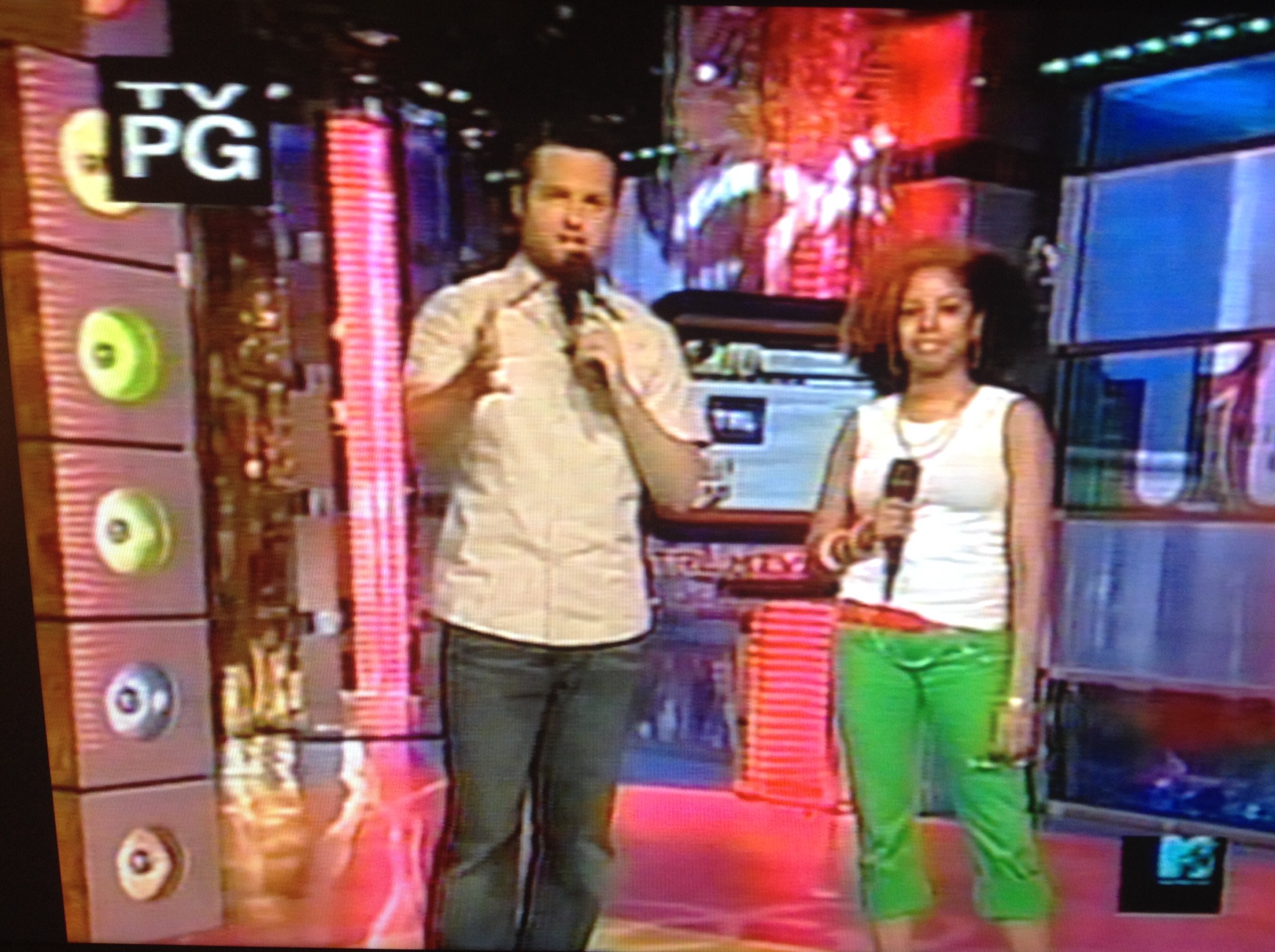 Guest Performance & live interview on MTV's Total Request Live (TRL) with Damien Fahey.