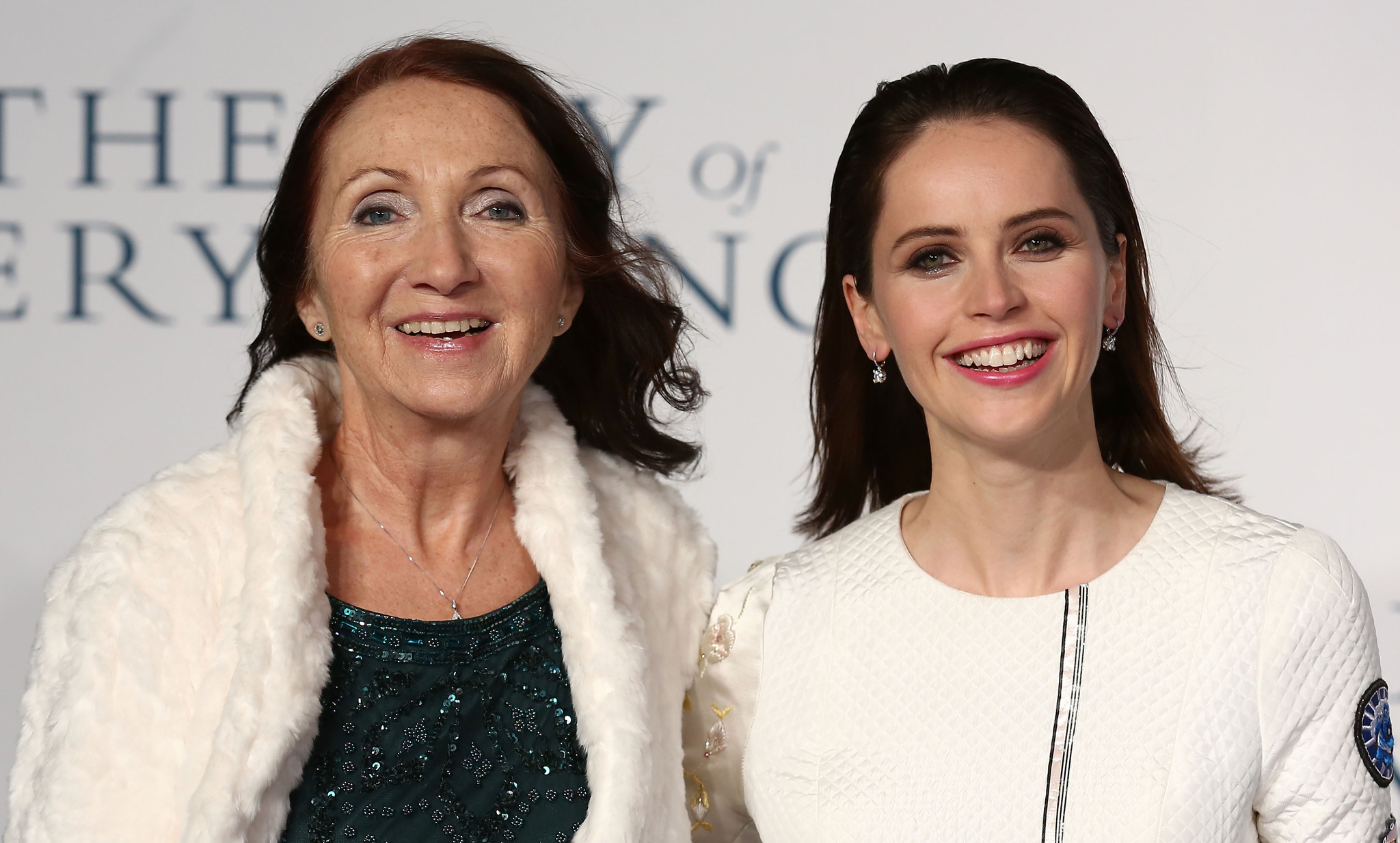 Felicity Jones and Jane Hawking at event of Visko teorija (2014)