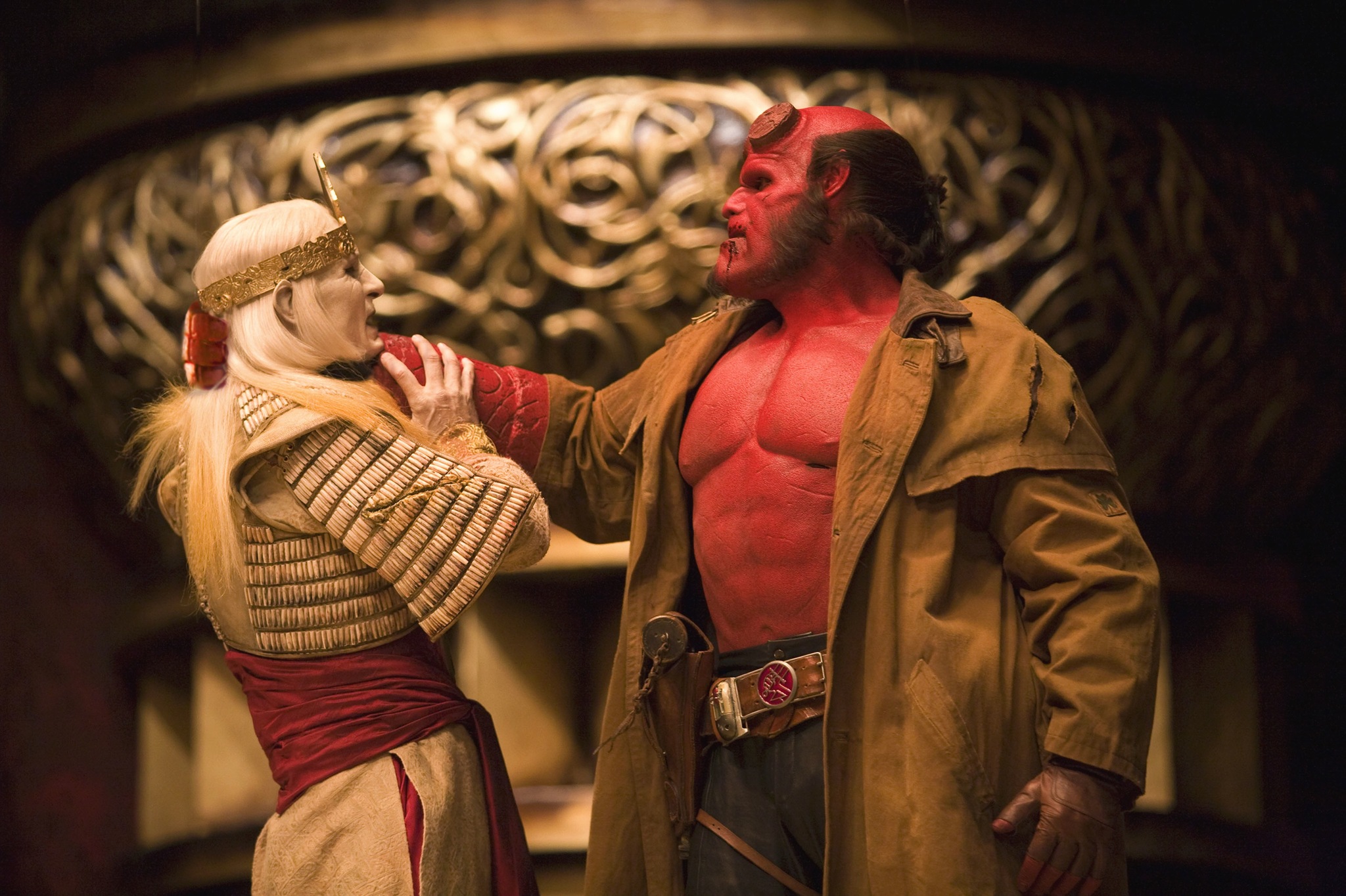 Still of Ron Perlman and Luke Goss in Hellboy II: The Golden Army (2008)