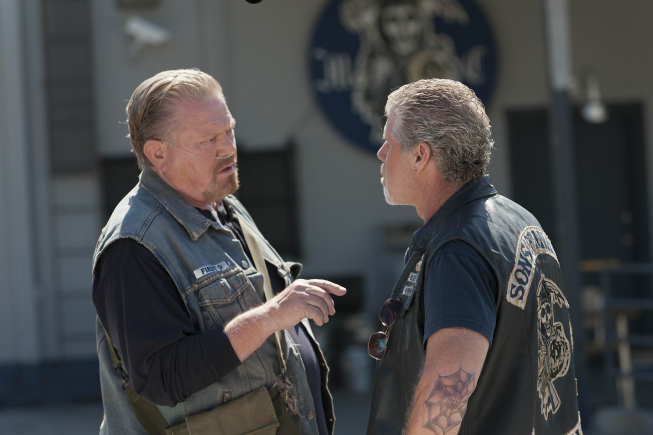 Still of Ron Perlman and William Lucking in Sons of Anarchy (2008)