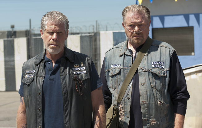 Still of Ron Perlman and William Lucking in Sons of Anarchy (2008)