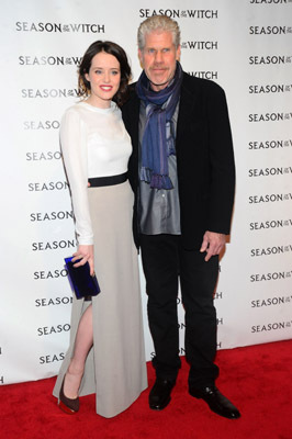 Ron Perlman and Claire Foy at event of Juodosios raganos metai (2011)