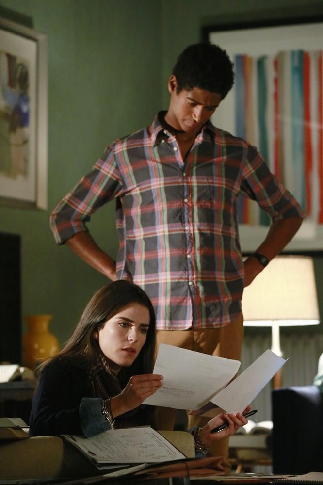 Still of Alfred Enoch and Karla Souza in How to Get Away with Murder (2014)
