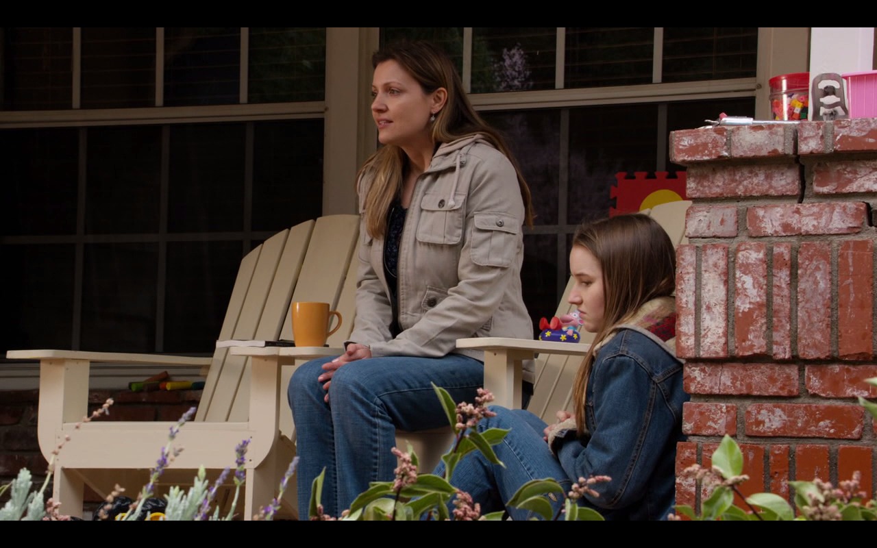 Still of Kaitlyn Dever and Tonja Kahlens in Justified (2011)