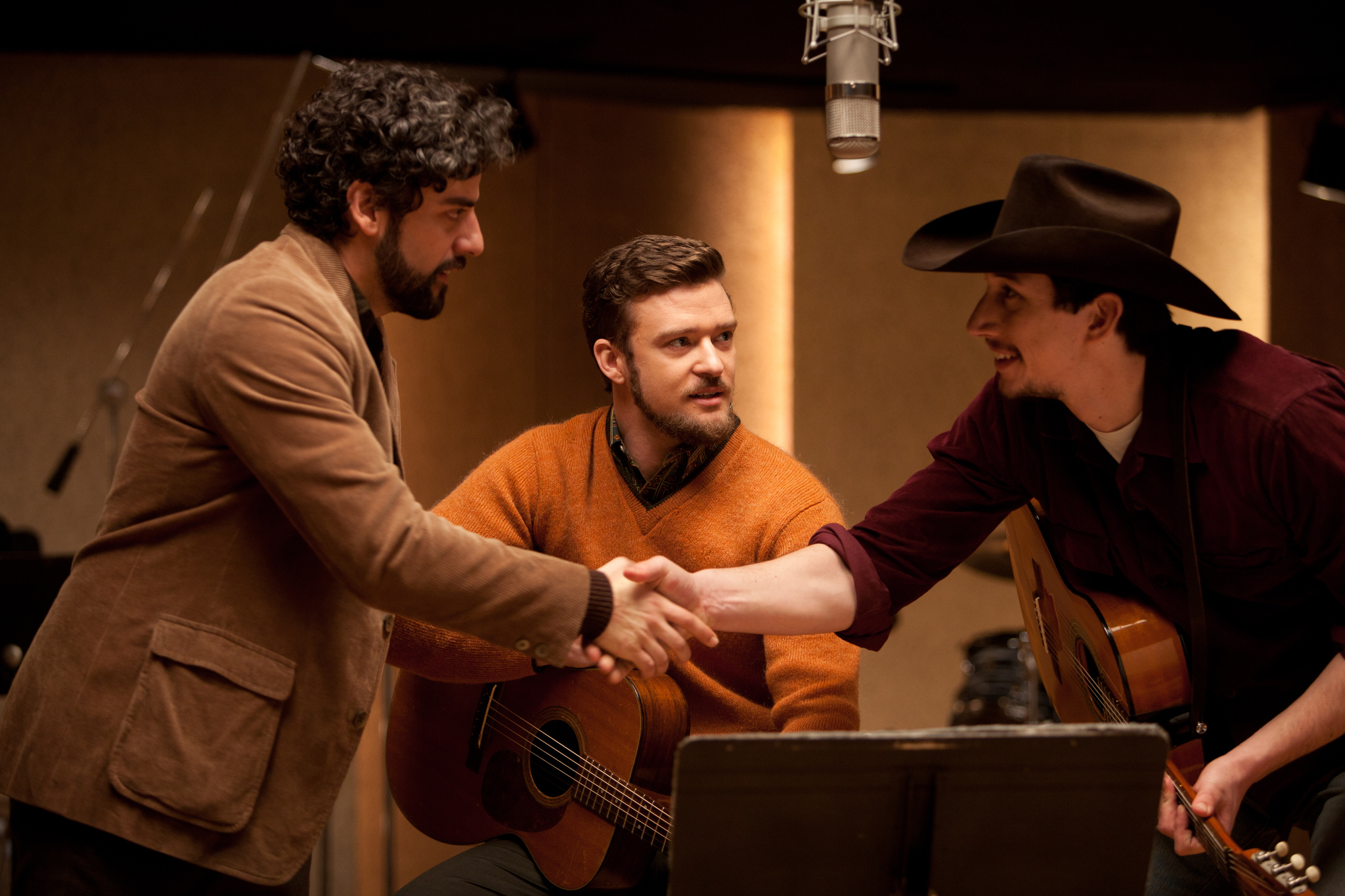 Still of Justin Timberlake, Oscar Isaac and Adam Driver in Groja Liuvinas Deivisas (2013)