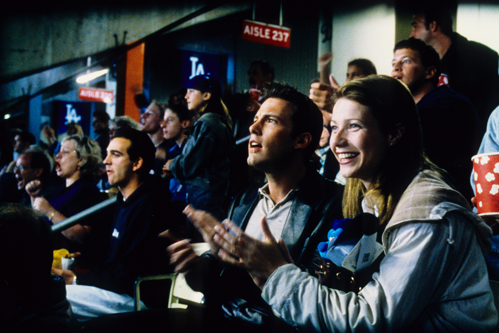 Still of Ben Affleck and Gwyneth Paltrow in Bounce (2000)