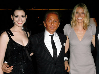 Gwyneth Paltrow and Anne Hathaway at event of Valentino: The Last Emperor (2008)