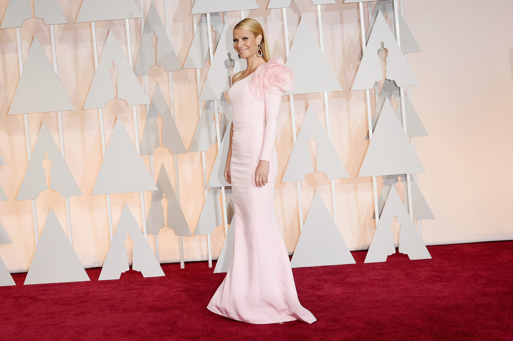 Gwyneth Paltrow at event of The Oscars (2015)