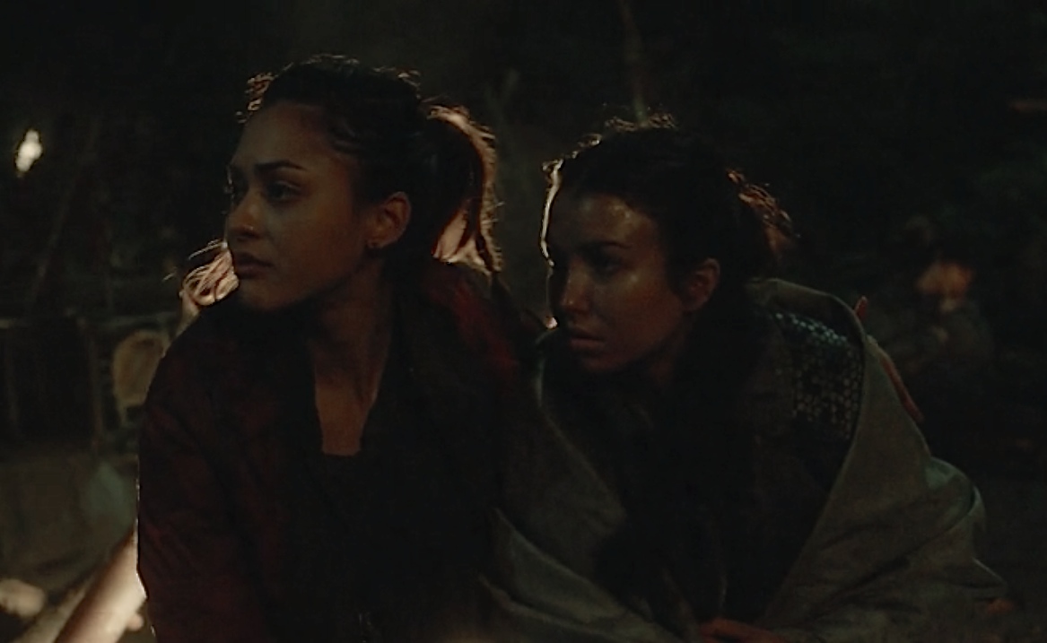 Still of Lindsey Morgan and Jessica Racz in The 100 (2014)