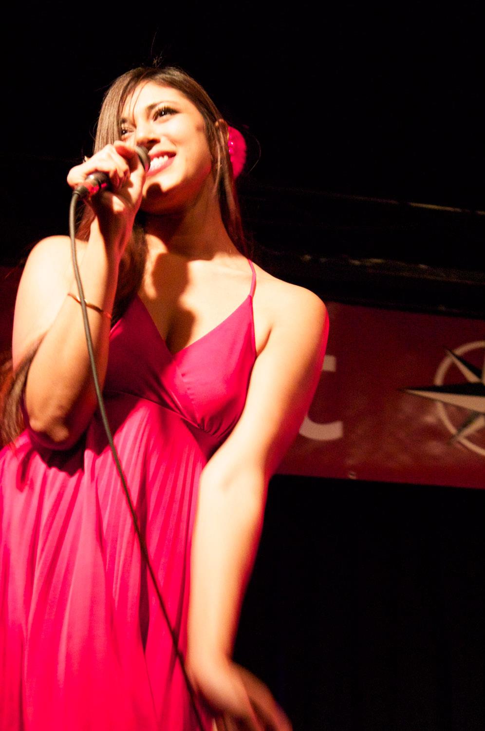 Melinda Perez singing at The Ost Club in Vienna, Austria.