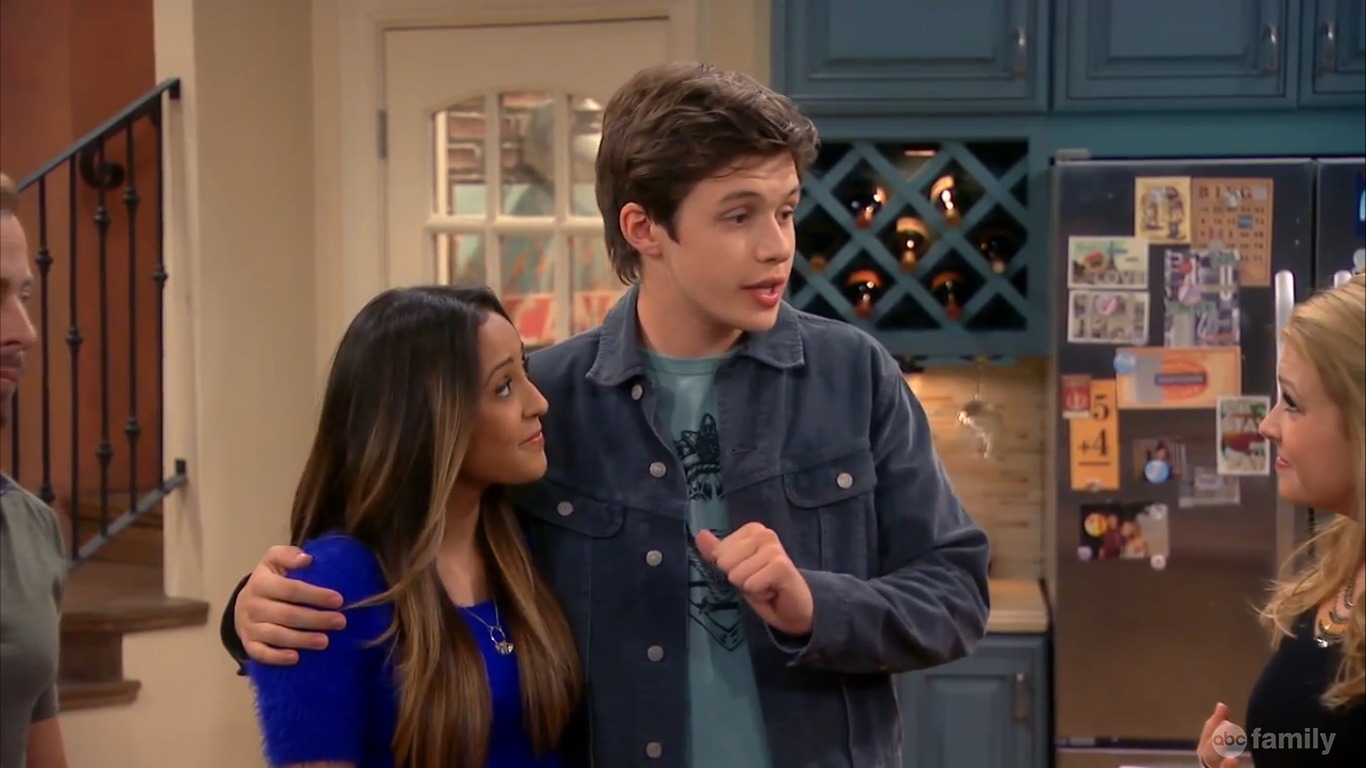 Juliet (Cassie Hernandez) & Ryder (Nick Robinson) - Melissa & Joey 