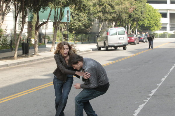 Still of Jason Ritter and Sarah Roemer in The Event (2010)