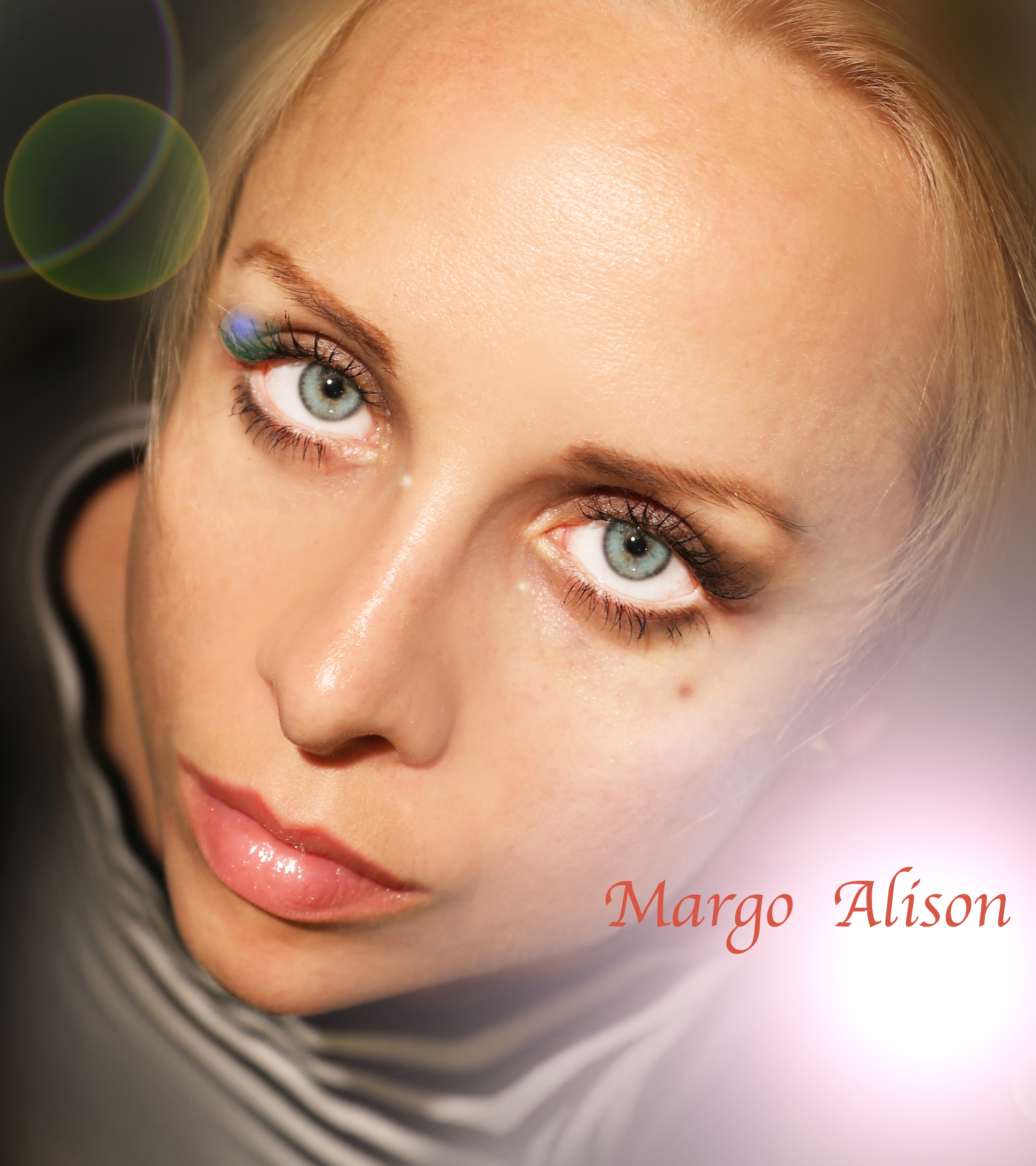 http://www.margoalison.net/#!Margo%20ALison%20space/zoom/c1vo3/image_1pdj
