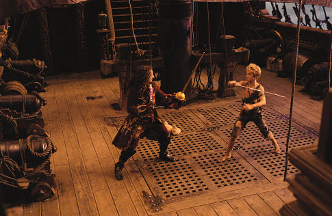 Still of Jason Isaacs and Jeremy Sumpter in Peter Pan (2003)