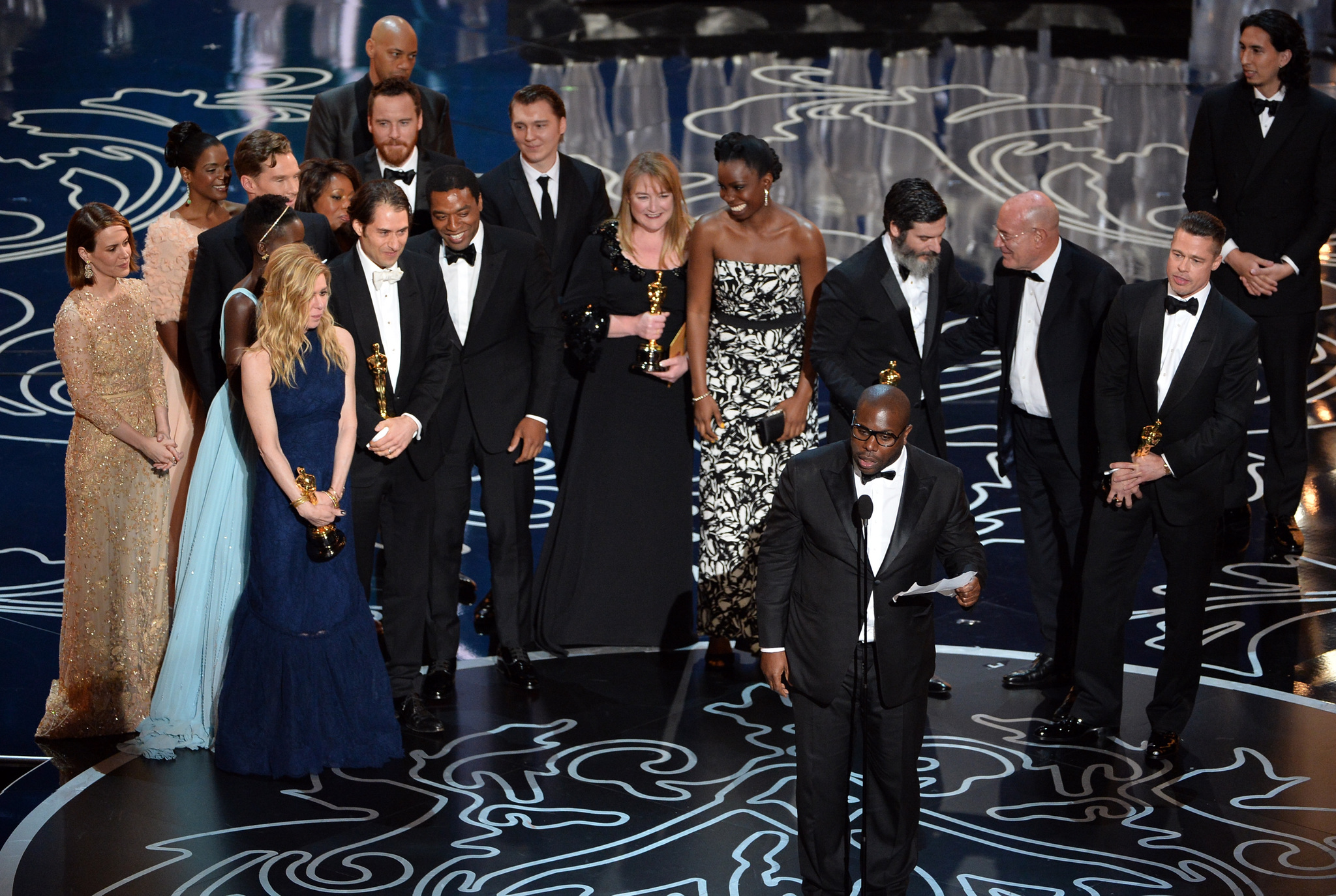 Brad Pitt, Sarah Paulson, Chiwetel Ejiofor, Dede Gardner, Anthony Katagas, Arnon Milchan, John Ridley, Benedict Cumberbatch, Jeremy Kleiner, Adepero Oduye, Lupita Nyong'o and Steve McQueen at event of The Oscars (2014)