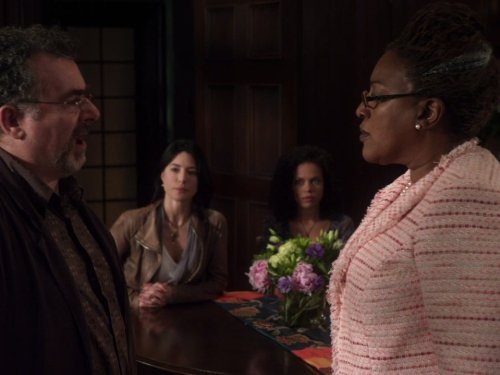 Still of CCH Pounder, Saul Rubinek, Jaime Murray and Genelle Williams in Warehouse 13 (2009)