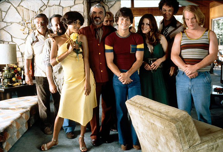 Still of Julianne Moore, Mark Wahlberg, Philip Seymour Hoffman, John C. Reilly, Burt Reynolds, Ricky Jay, Nicole Ari Parker and Jack Wallace in Boogie Nights (1997)