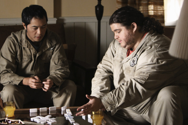 Still of Jorge Garcia and Ken Leung in Dinge (2004)