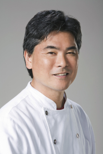 Still of Roy Yamaguchi in Top Chef Masters (2009)