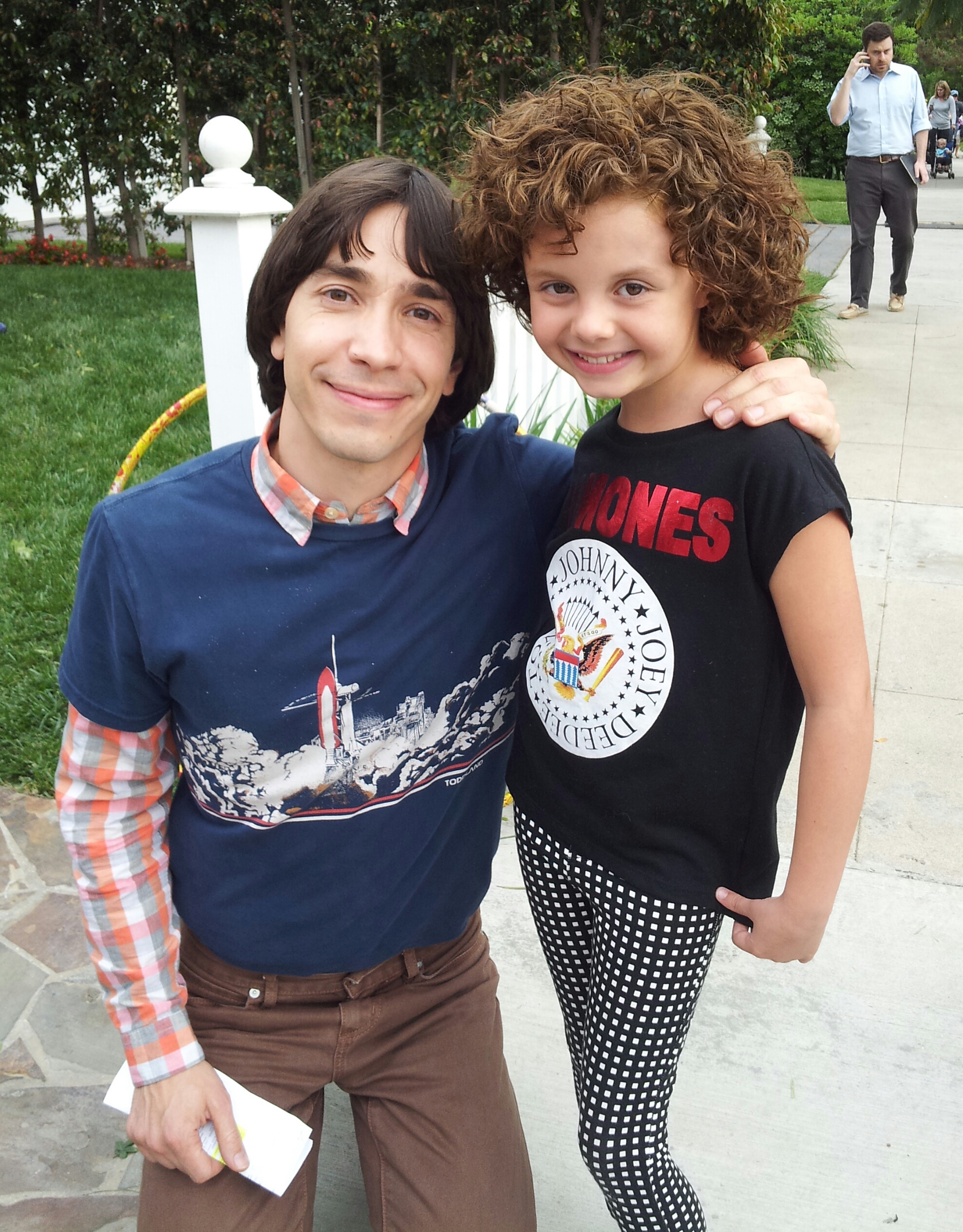 Justin Long with Mallory James Mahoney on set of Sober Companion