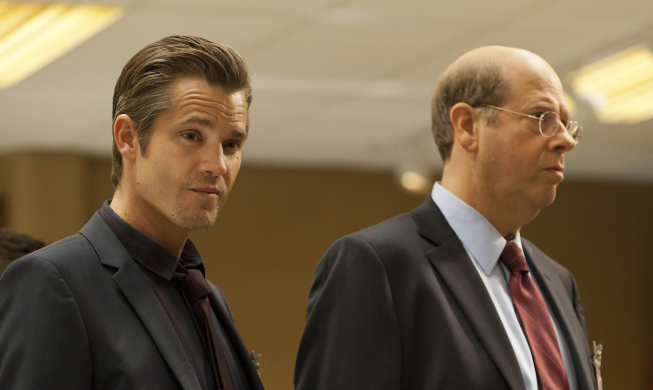 Still of Timothy Olyphant and Stephen Tobolowsky in Justified (2010)