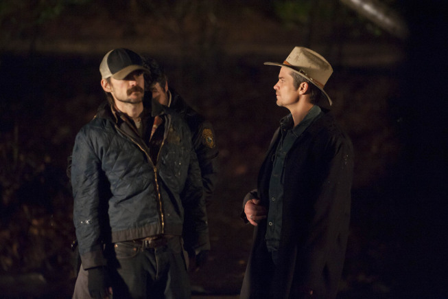 Still of Jeremy Davies and Timothy Olyphant in Justified (2010)