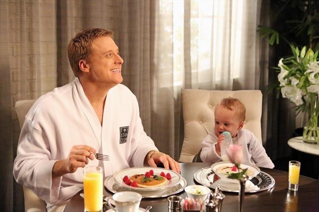 Still of Alan Tudyk in Suburgatory (2011)