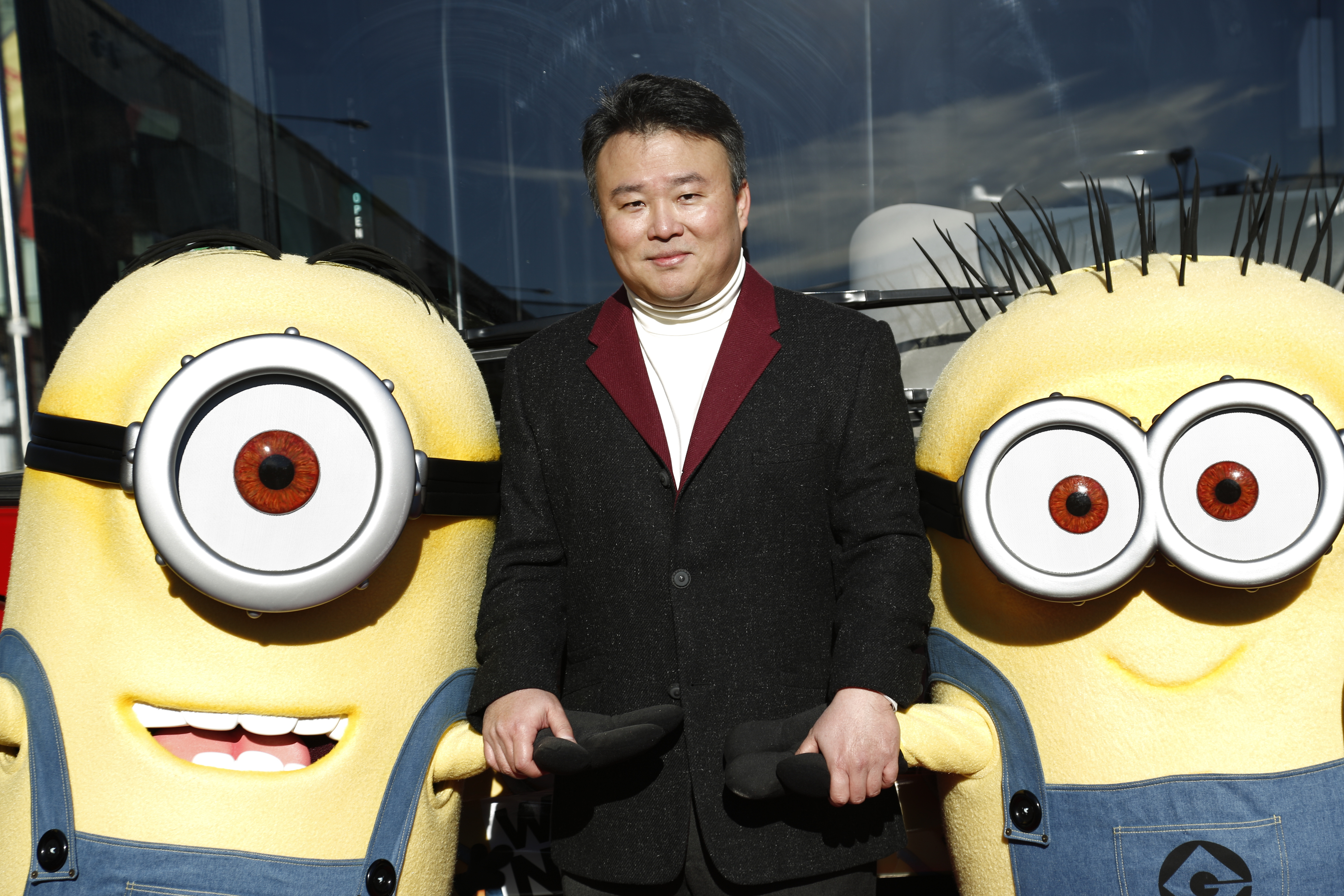 David W. Chien with The Minions at Ride of Fame (November 25th, 2013).