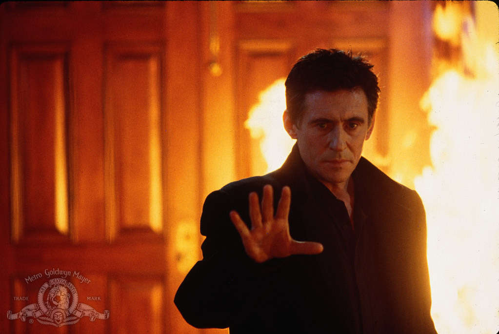 Still of Gabriel Byrne in Stigmata (1999)