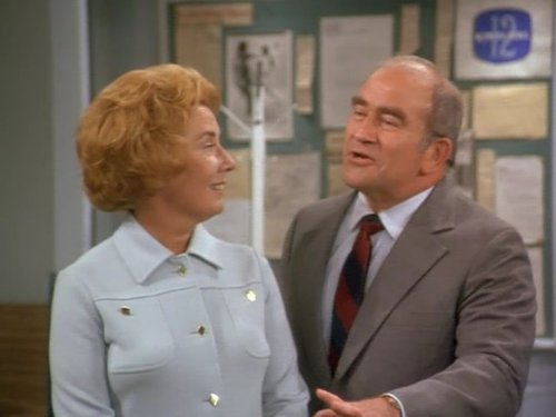 Still of Edward Asner and Georgia Engel in Mary Tyler Moore (1970)