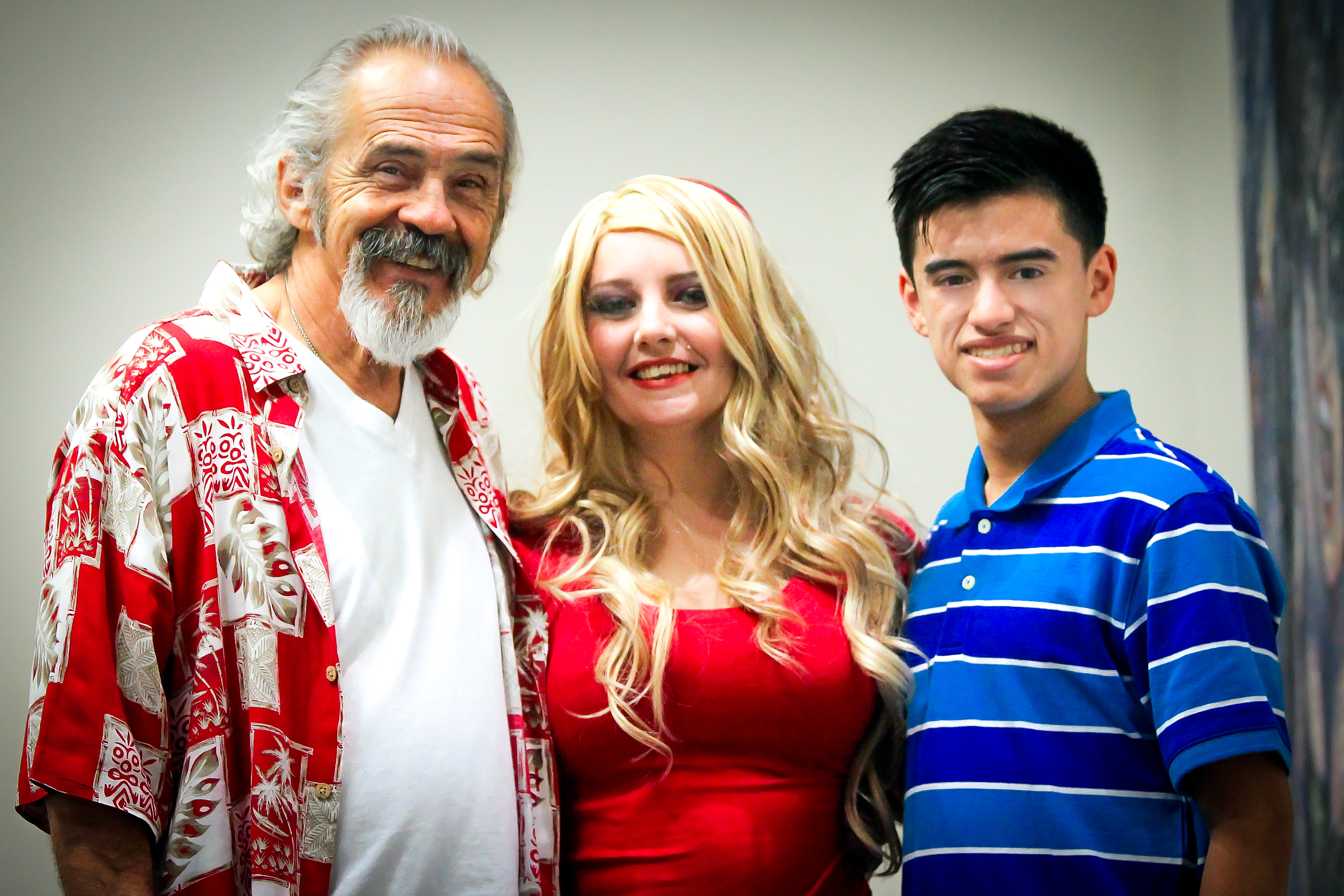 Antonio with Pepe Serna and Rondi Babineau on the set of GW. (2014)