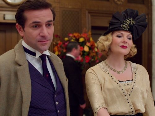 Still of Grégory Fitoussi and Sara Stewart in Mr Selfridge (2013)