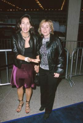 Julie Cypher and Melissa Etheridge at event of The Love Letter (1999)