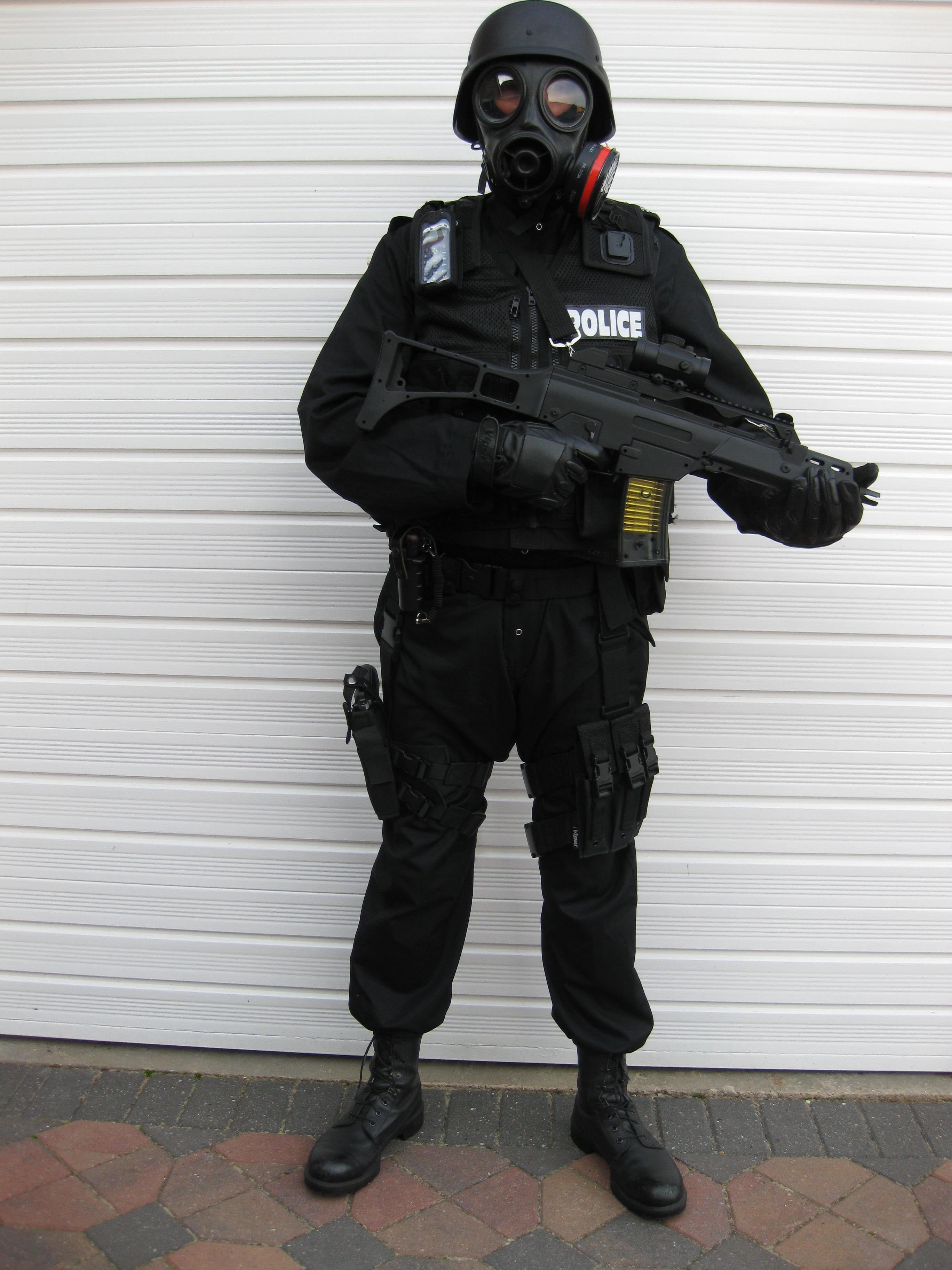 CO19 Costume with my Heckler & Koch G36
