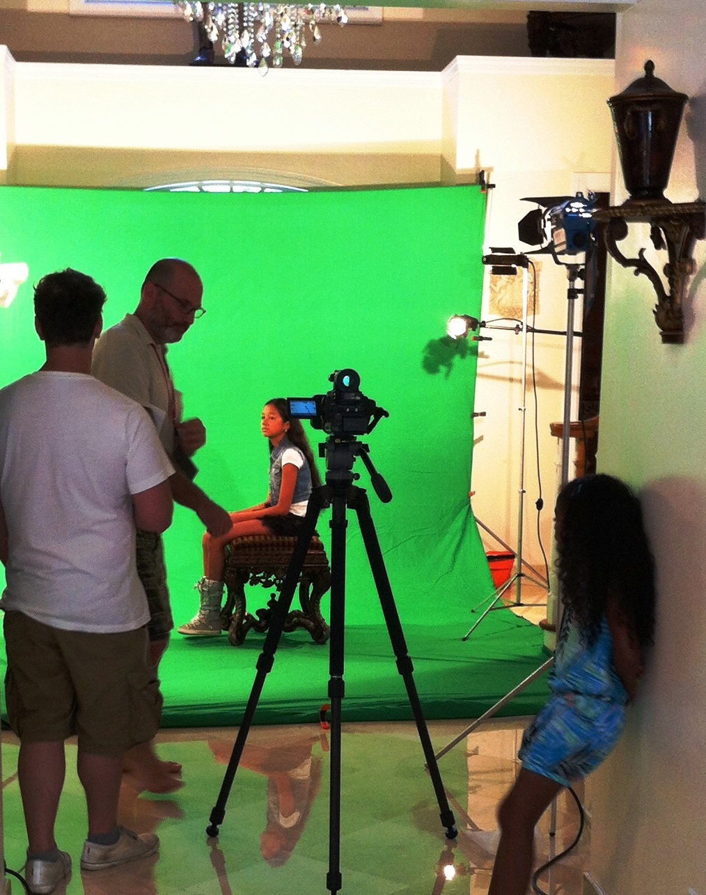 Chetna on the set of music video Lovable Lola (Toy Dog).