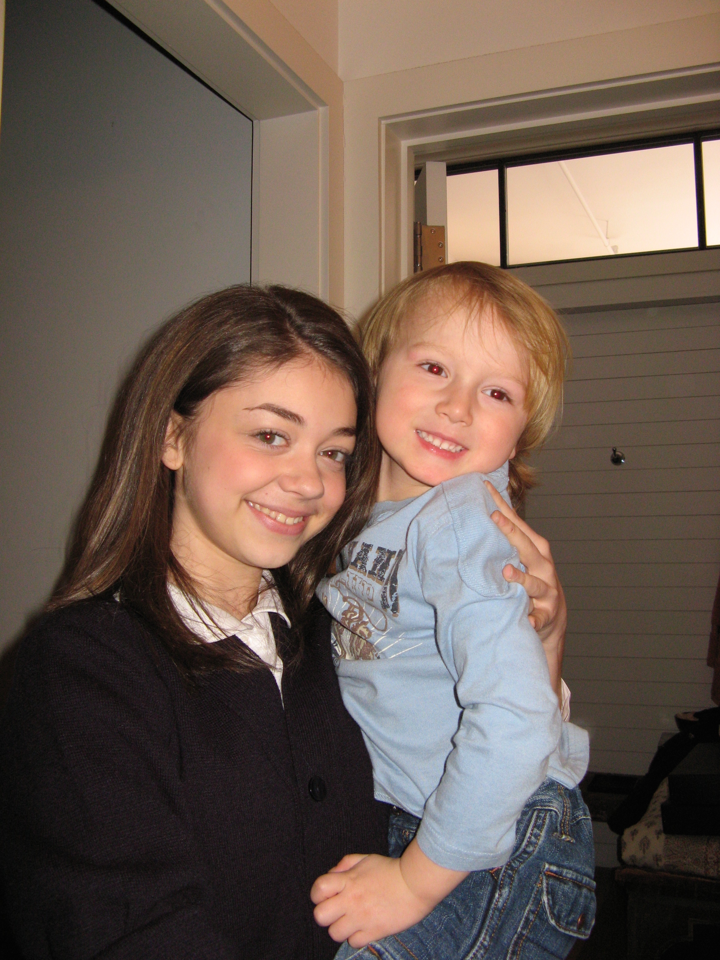 Sarah Hyland & Skylar: Lipstick Jungle Pilot