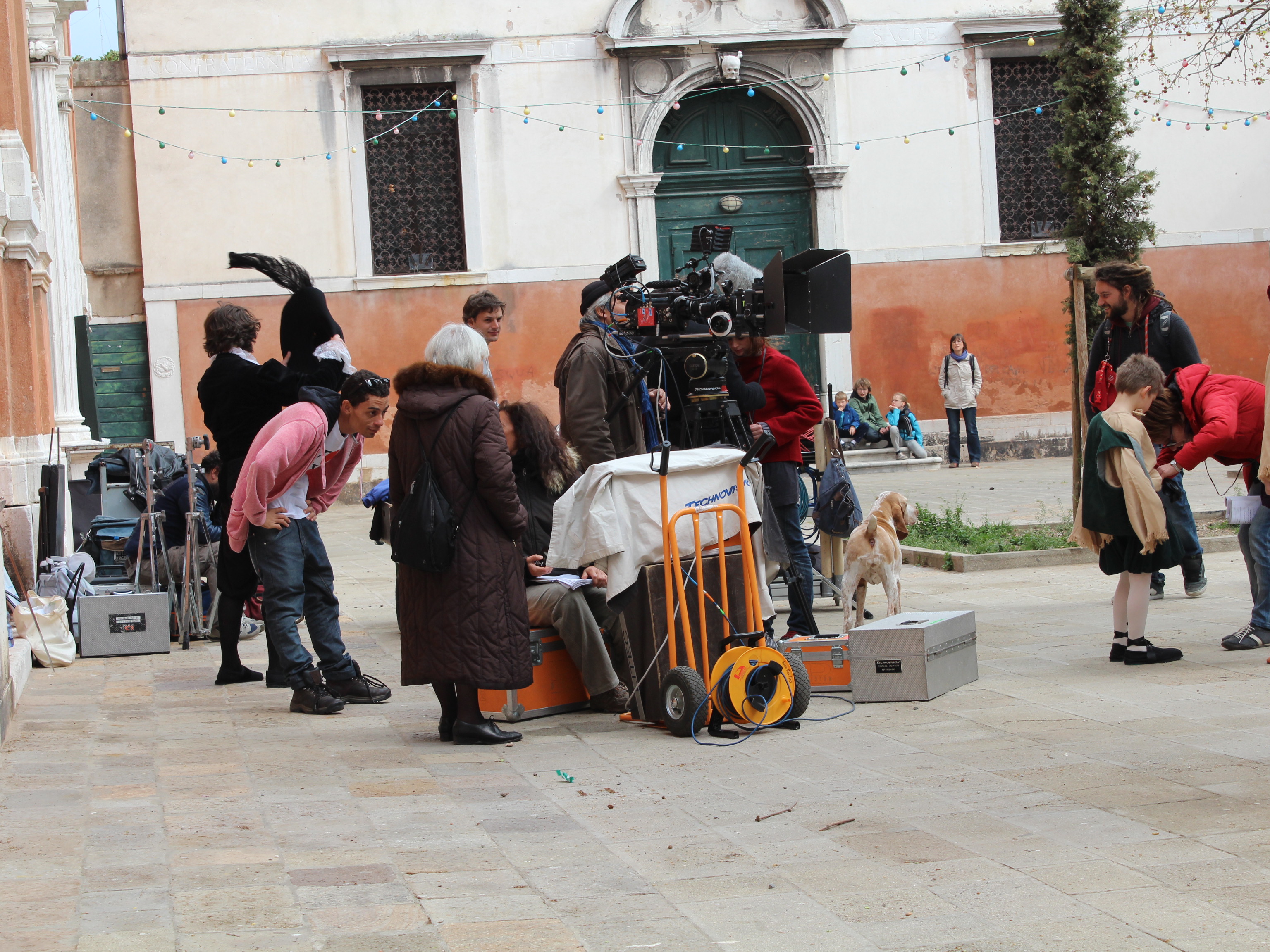 Looking at the scene with the Italian director Serena Nono.