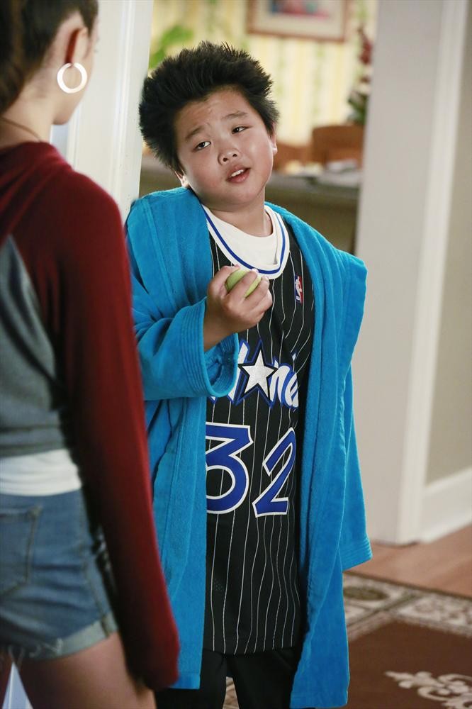 Still of Luna Blaise and Hudson Yang in Fresh Off the Boat (2015)