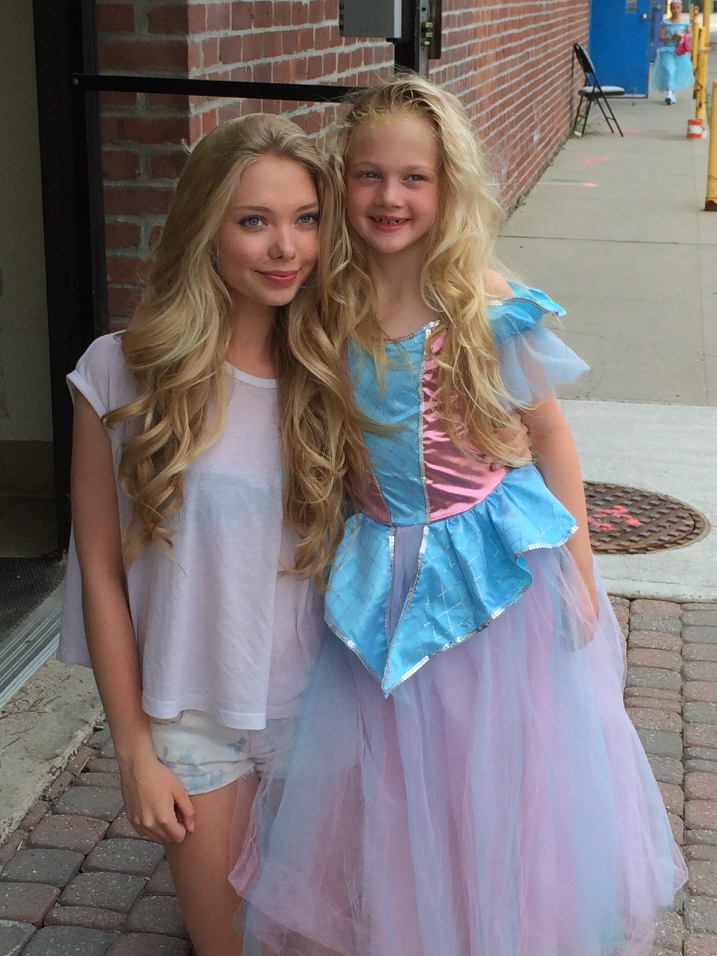 Max and Shred. Sarah playing young Abby. Seen here with Emilia McCarthy(Abby).