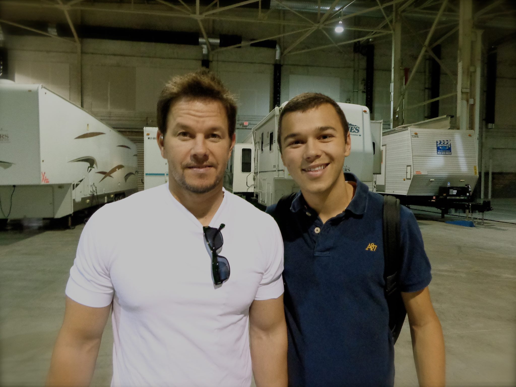 Back Stage. Transformers 4: Age of Extinction - Teen Heist Leader & Mark Wahlberg