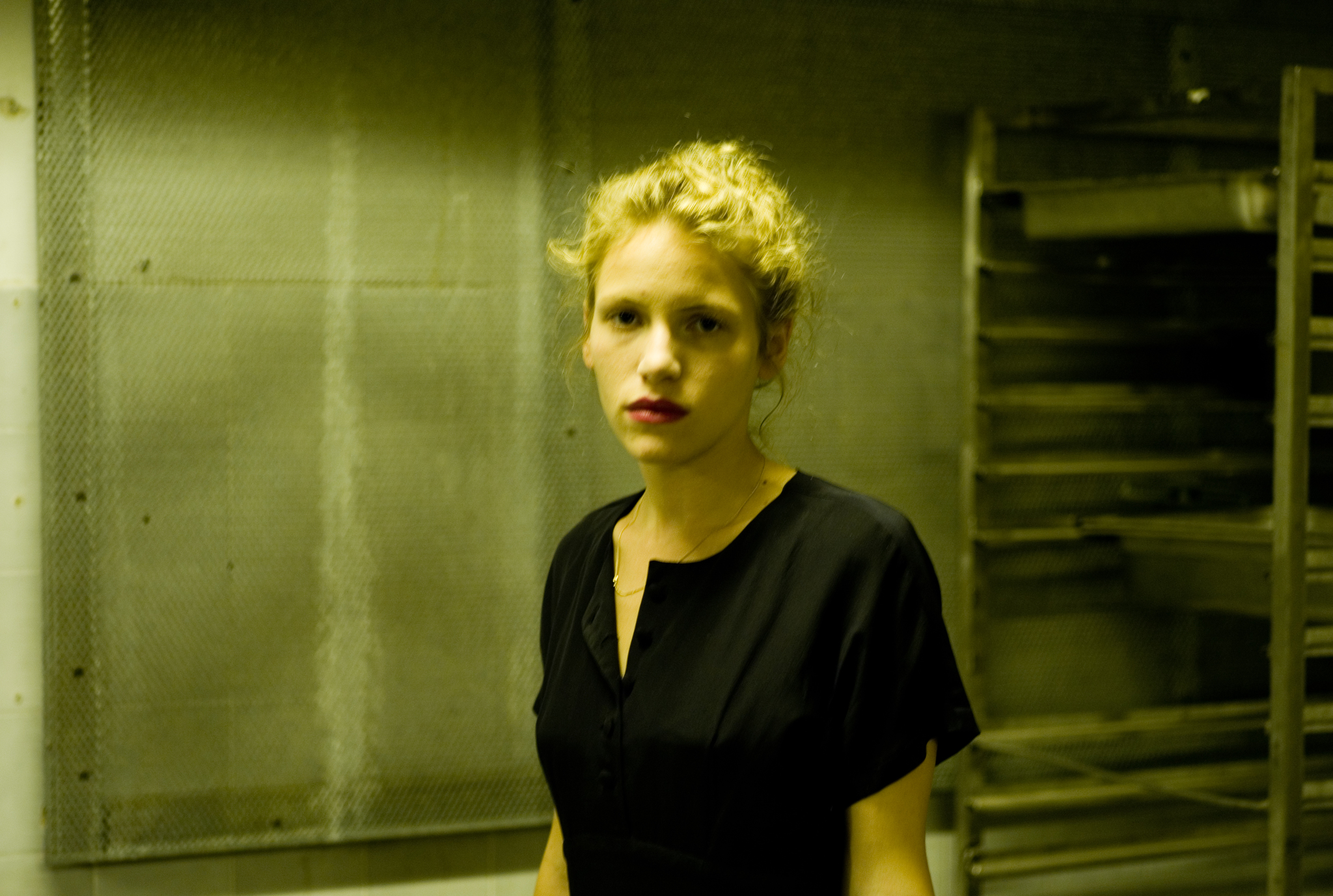 Still of Yaara Pelzig in Ha-shoter (2011)