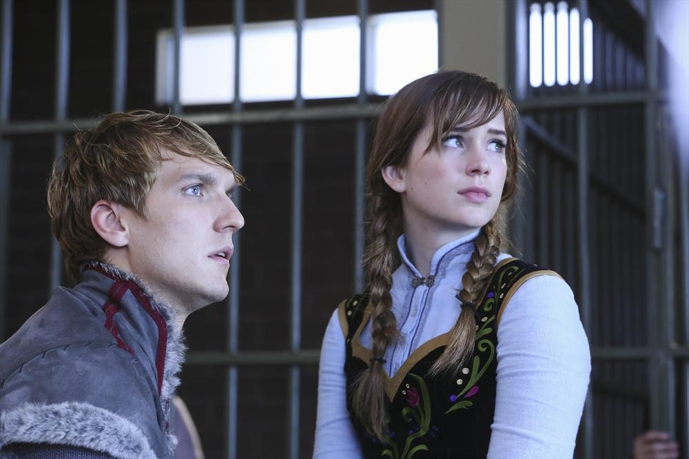 Still of Scott Michael Foster and Elizabeth Lail in Once Upon a Time (2011)
