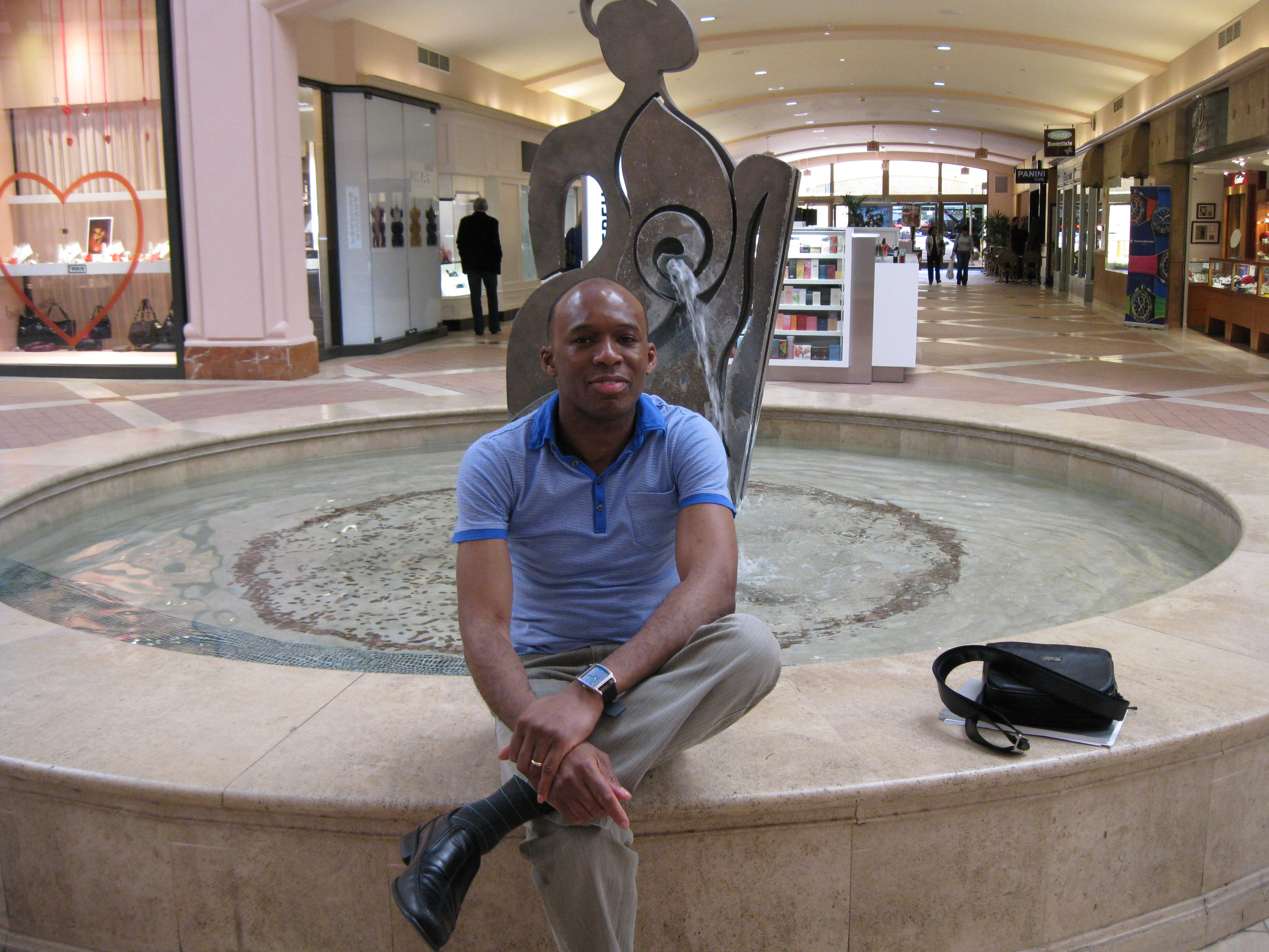 David Olawale Ayinde, Actor in Magnolia Shopping Mall in Burbank, California