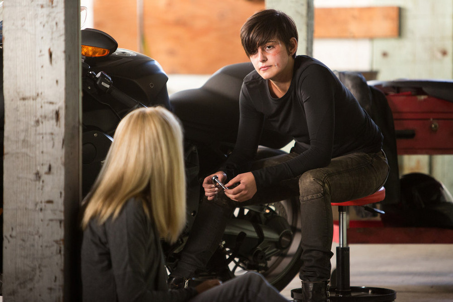 Still of Claire Coffee and Jacqueline Toboni in Grimm (2011)