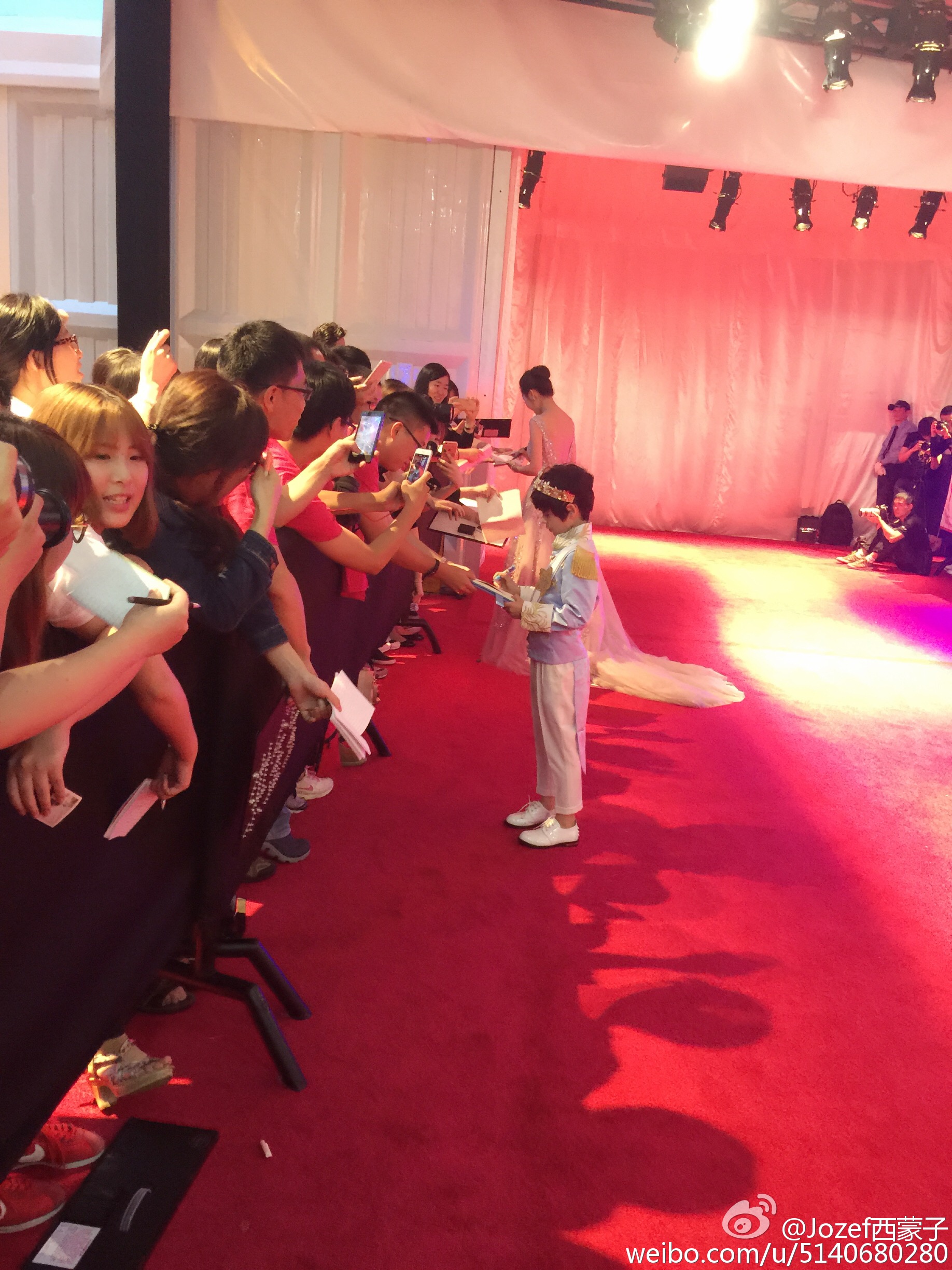 Jozef Waite (西蒙子) signing autographs at the Shanghai International Film Festival 2015 - Jackie Chan Action Movie Week Gala Night.