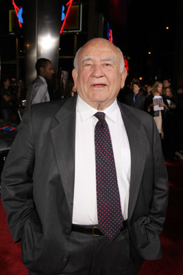 Edward Asner at event of Pasipriesinimas (2008)