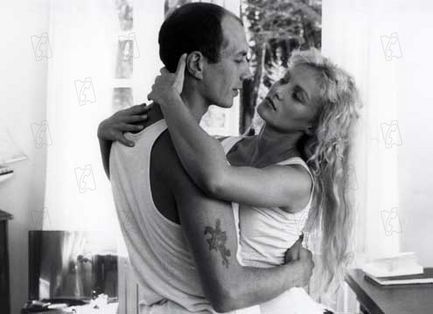 Féodor Atkine and Arielle Dombasle in Pauline à la plage (1983)